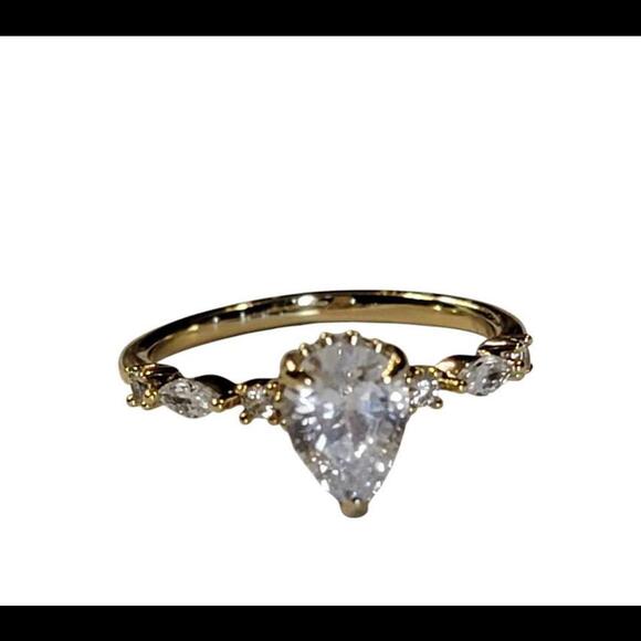 New Size 8 14k Yellow Gold Filled Ring w/ Pear Cut Center Stone - Picture 3 of 9